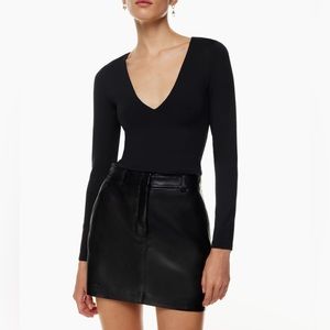 Aritzia Babaton Contour Crop